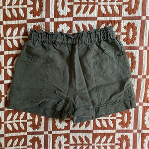 Wilfred Free Linen Shorts